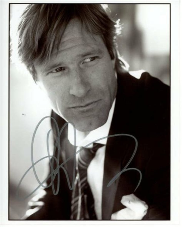 Aaron Eckhart Signed Photo