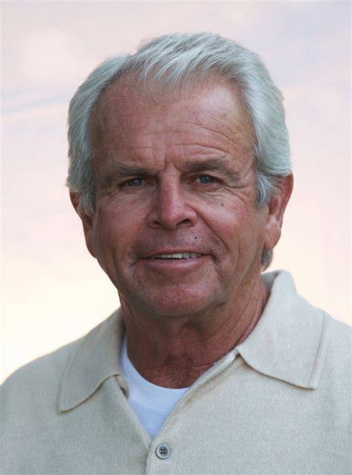 Actor William Devane's Net Worth, Wife, Son Death, Age Bio Savage Rose