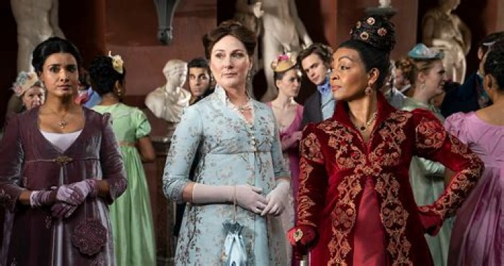 Bridgerton's Penelope & Colin Infamous Mirror Scene Explained What to