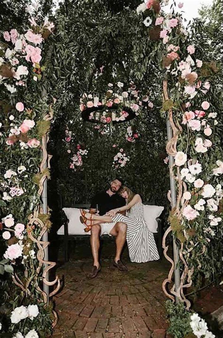 Emily Compagno's Fianc: Who Is She Engaged To?