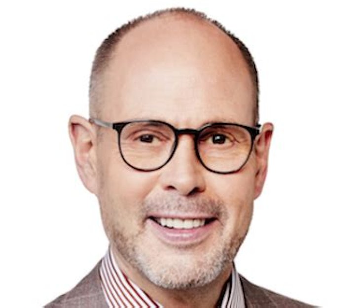 Ernie Johnson Jr. 'A Good Sport!' Shelf Awareness