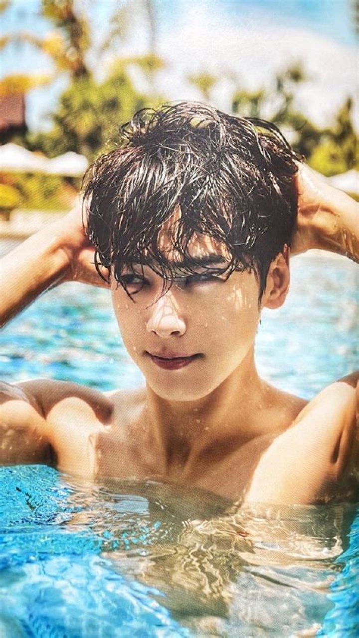 Is Cha Eun Woo Single? The Truth About His Relationship Status