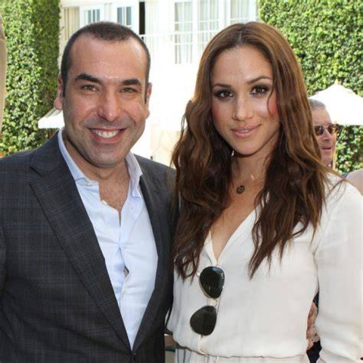 IS Rick Hoffman married? He took Stephanie Waring to lunch date. Gina