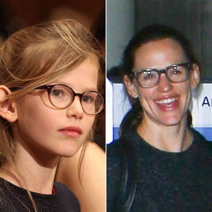 Jennifer Garner Violet Glasses