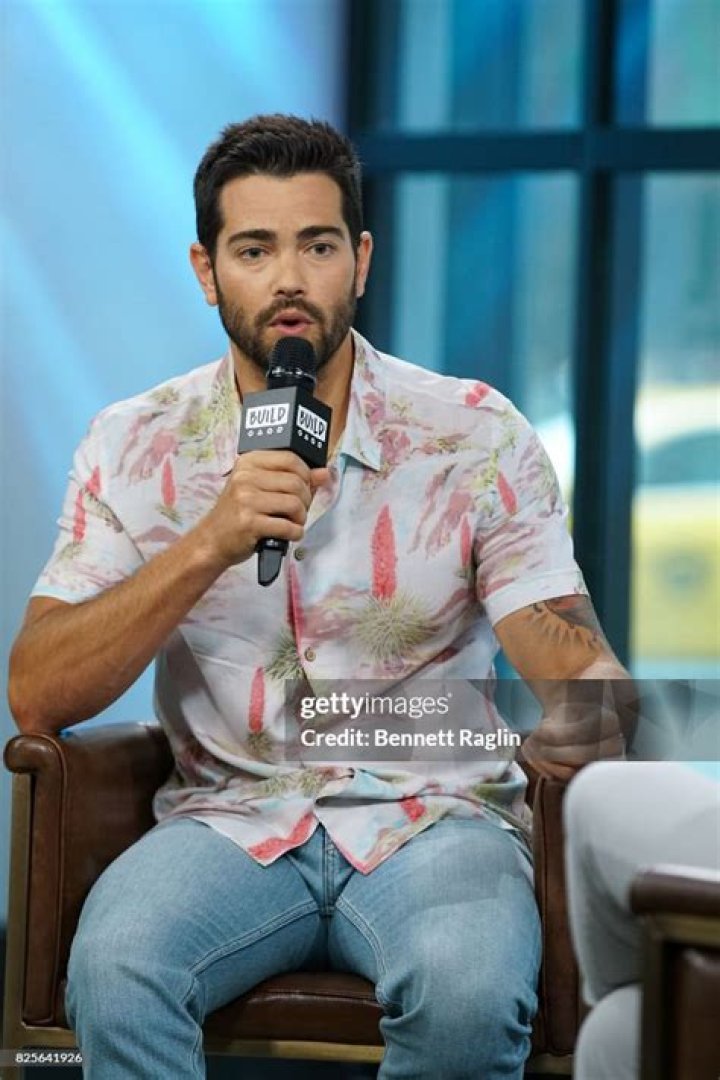 Jesse Metcalfe Found His New Girlfriend Corin JamieLee Clark
