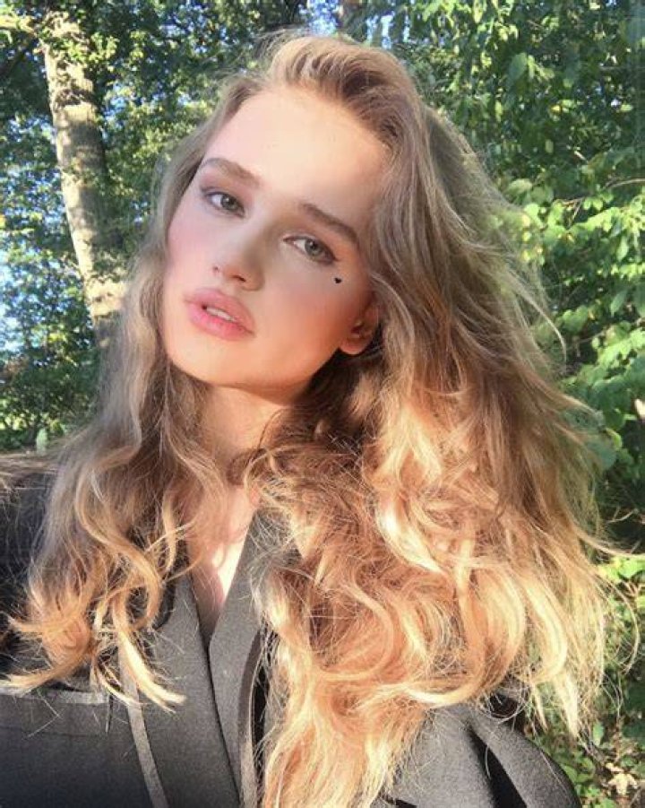 Julia Gisella Age, Net Worth, Boyfriend, Family, Height and Biography