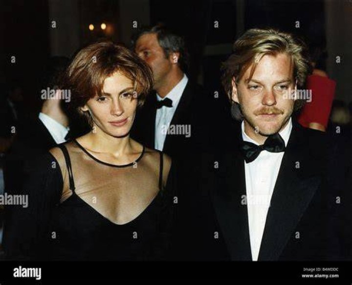 Julia Roberts & Kiefer Sutherland from Throwback Couples at the Oscars