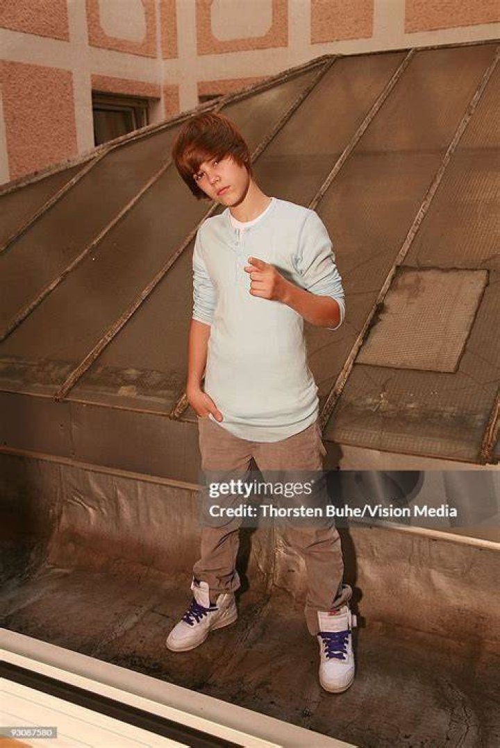 Justin Bieber 'to take anger management course as he reaches plea deal