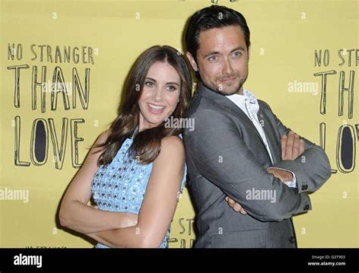 Justin Chatwin: Relationship Status And Love Life Explored