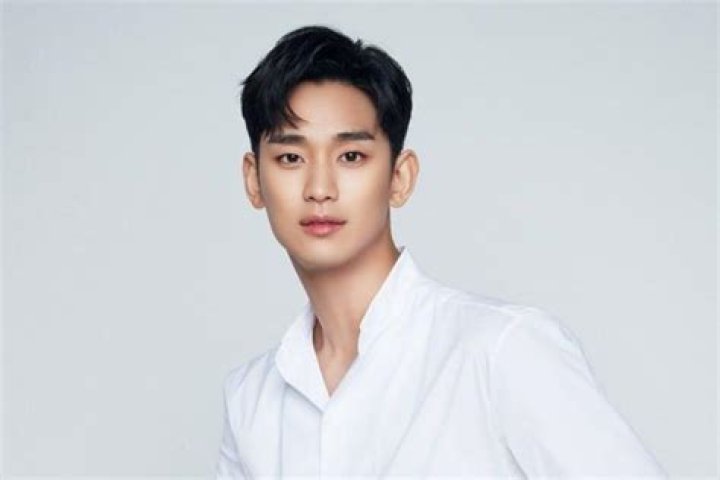 Kim Soo Hyun se separa de KeyEast tras la conclusi&oacute;n de su contrato