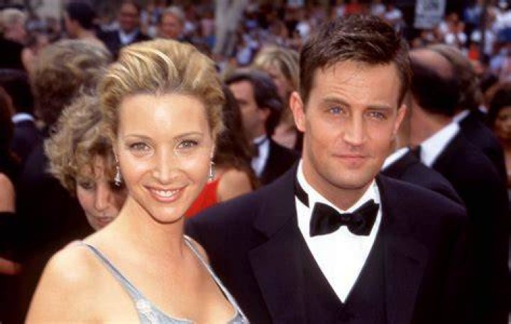 Lisa Kudrow And Matthew Perry Wish Friends Went On Longer Video Hot