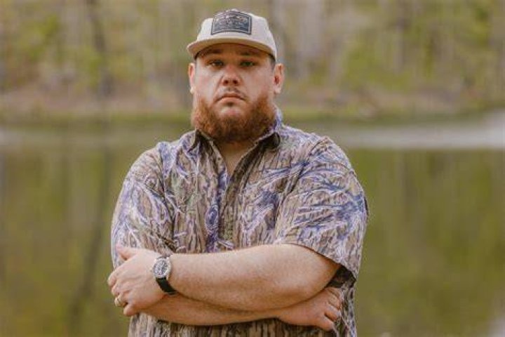 Luke Combs See Me Now Lyrics