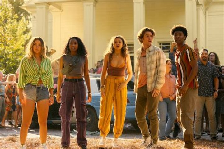 Meet The Actor Behind Pope In "Outer Banks"