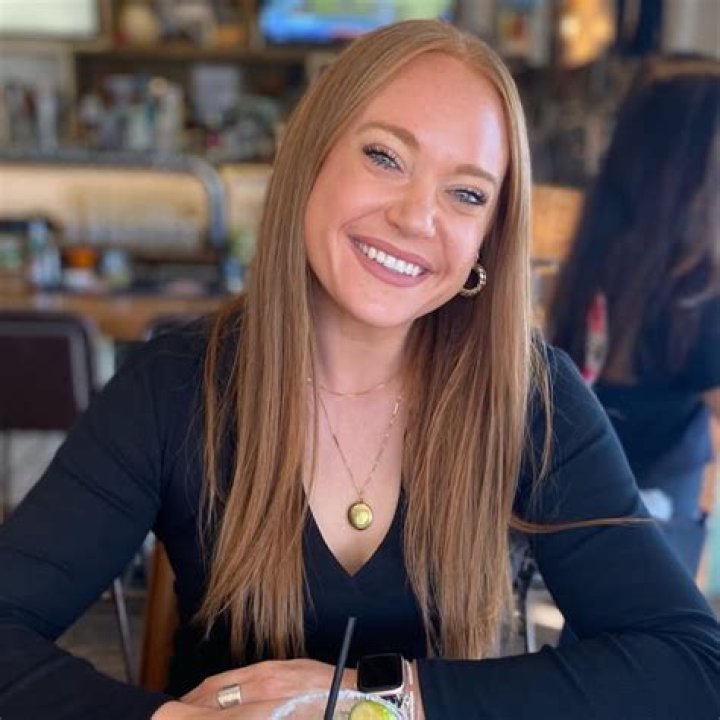 molly (mollynelson_5) on Threads