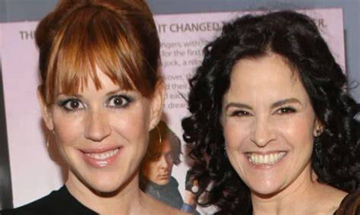 Molly Ringwald siblings Meet Beth Ringwald, Kelly Ringwald Celebrity
