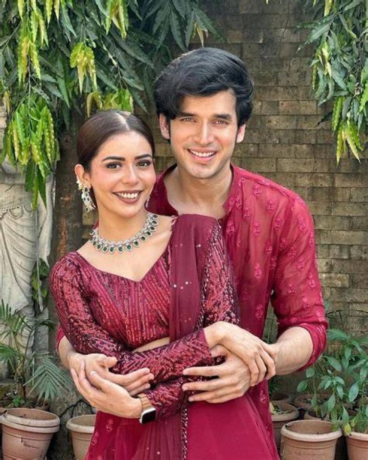Pin on Cute Celebrity Couples