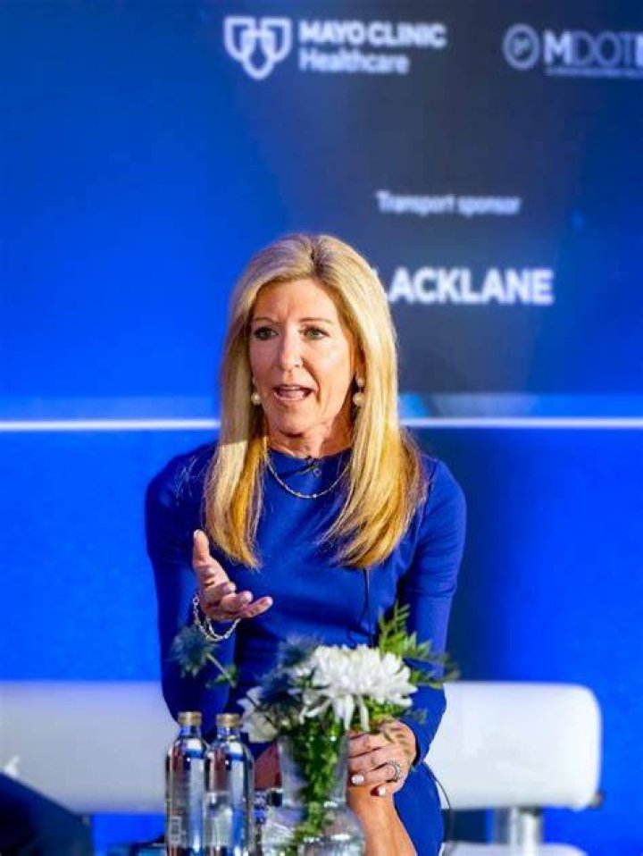 Stephanie Link Age, Wikipedia, Height, Husband, Boyfriend, Family