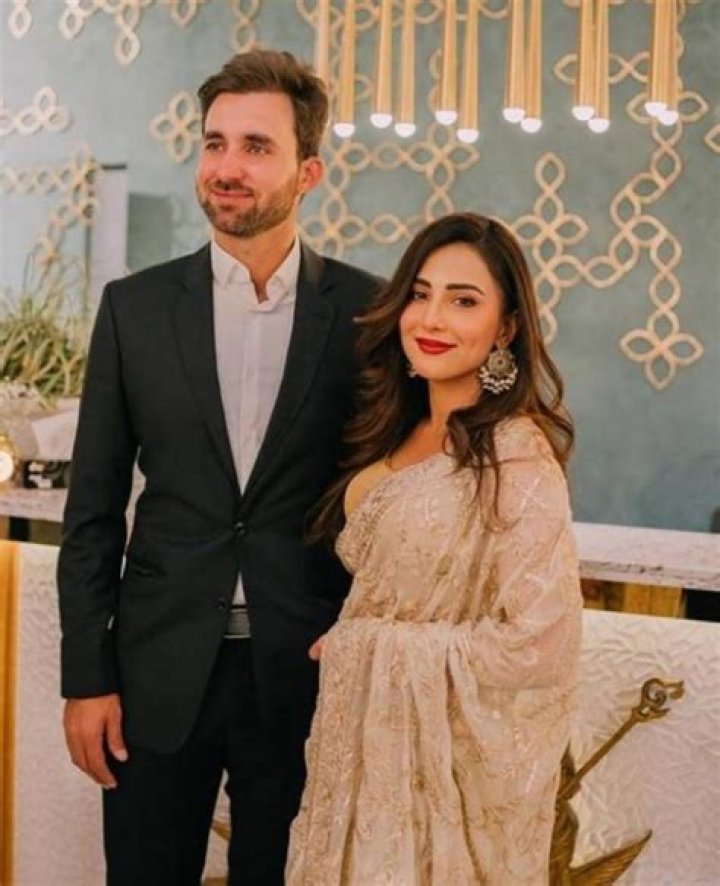 The Inside Scoop: Hamza Amin's First Wife Revealed