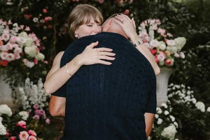 The Untold Truth About Travis Fimmel's Significant Other
