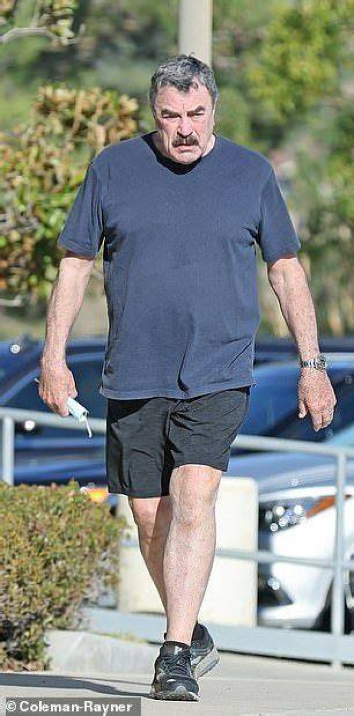 Tom Selleck is spotted out for the first time during the pandemic