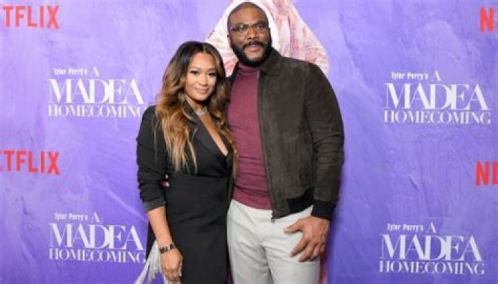 Tyler Perry Gifts 'Sistas' Star Crystal Renee Hayslett w/ Multiple
