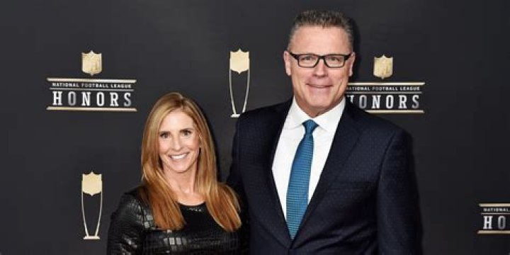 Unveil The Hidden Truths About Howie Long's Wife