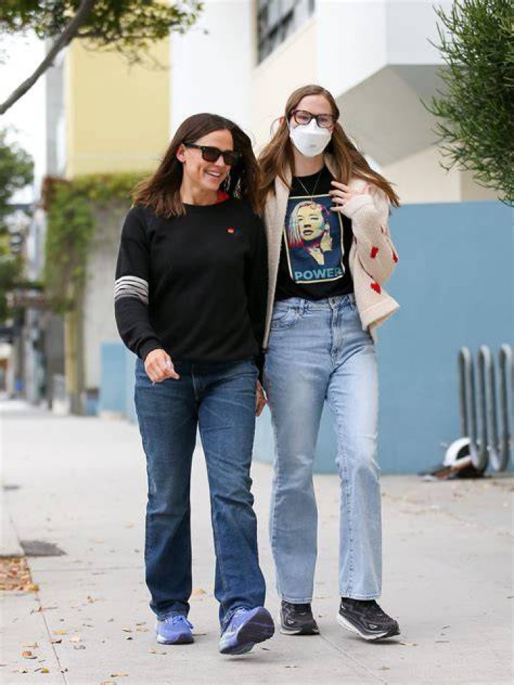 violet affleck